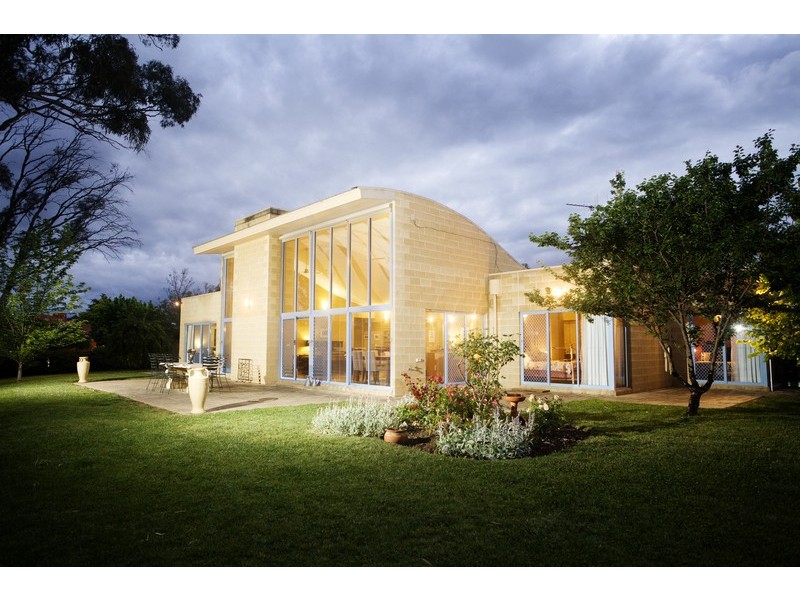 2  George  Court, Kialla VIC 3631