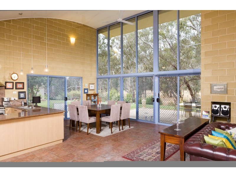 2  George  Court, Kialla VIC 3631