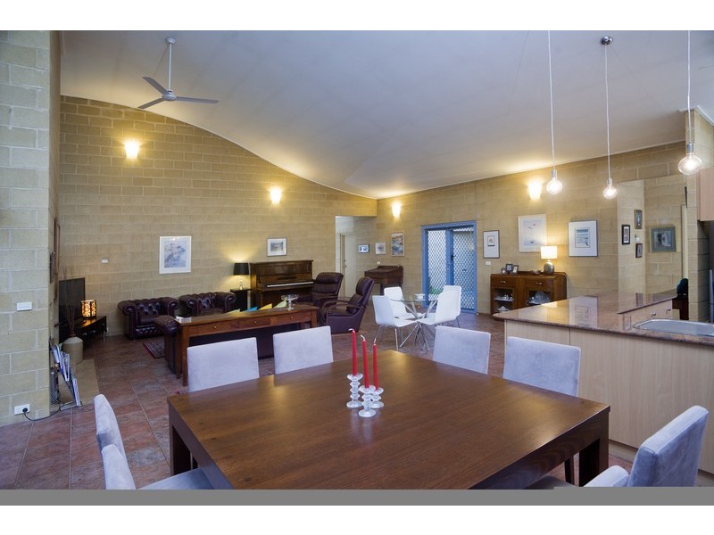 2  George  Court, Kialla VIC 3631