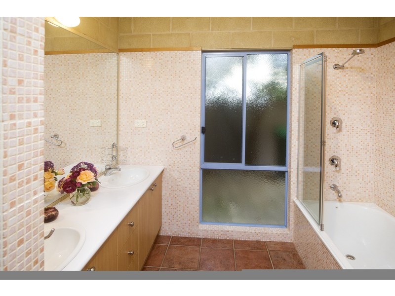 2  George  Court, Kialla VIC 3631