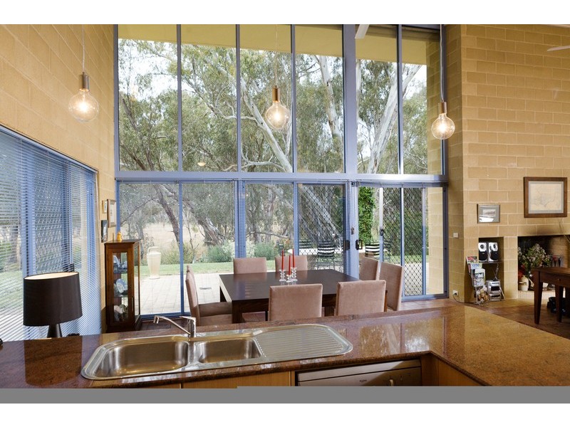 2  George  Court, Kialla VIC 3631