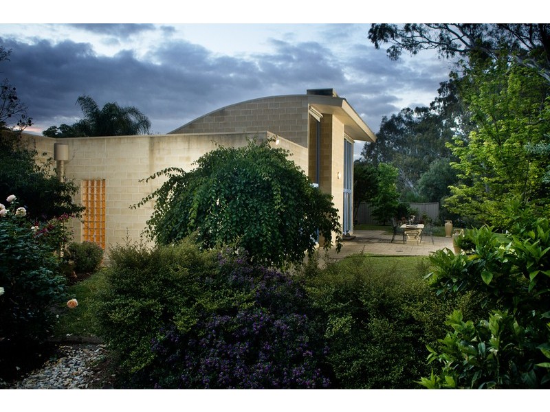 2  George  Court, Kialla VIC 3631