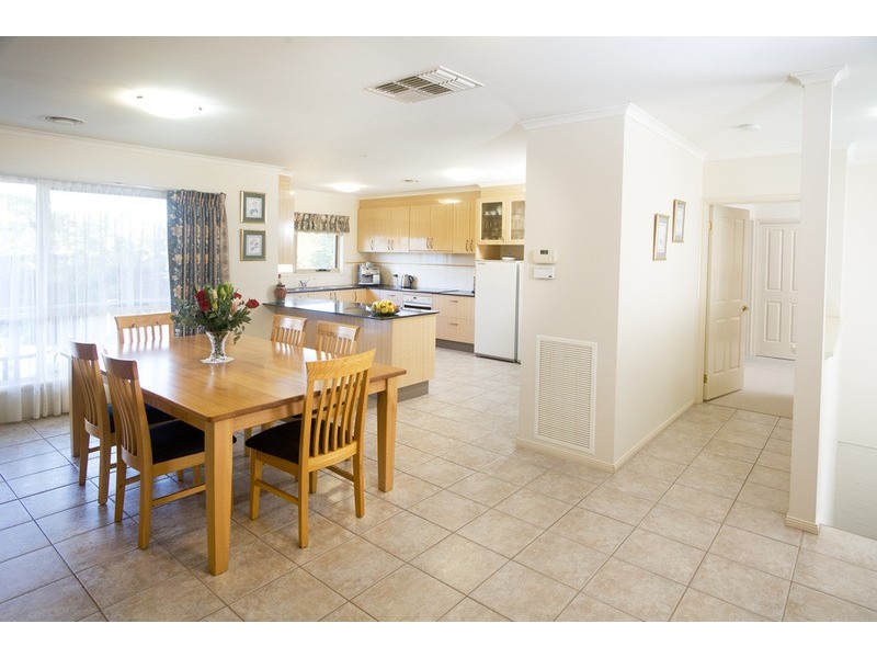 32 Balmoral Street, Kialla VIC 3631