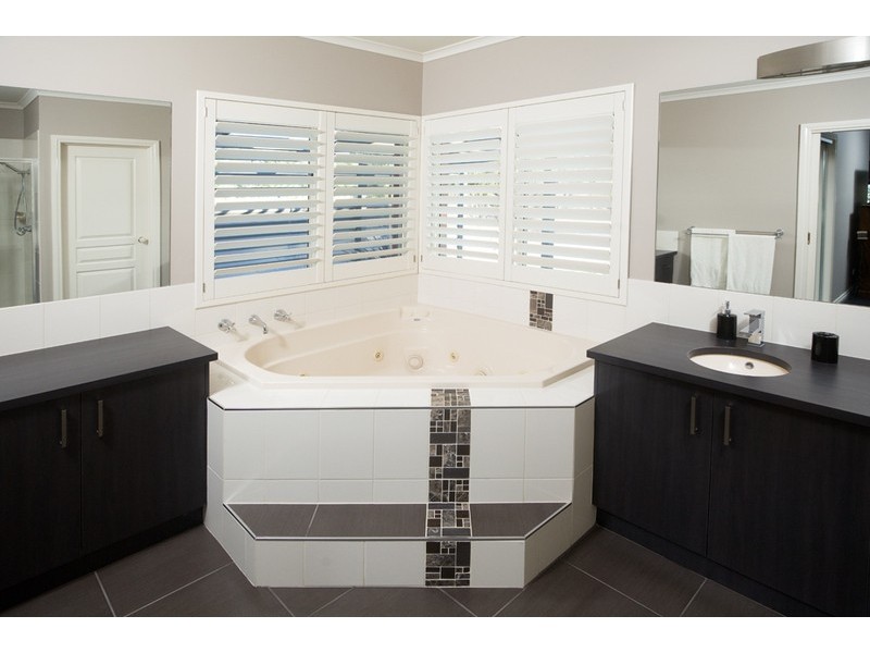 42 Ryans Road, Nathalia VIC 3638