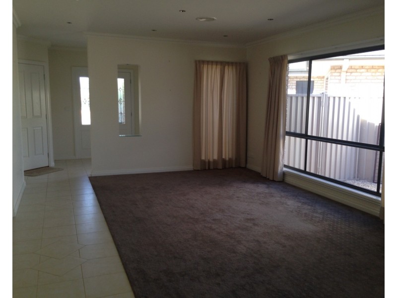 2/7 Fadden Close, Shepparton VIC 3630