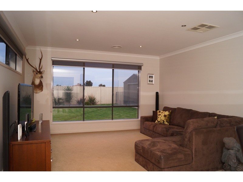 5 Fletcher  Avenue, Mooroopna VIC 3629