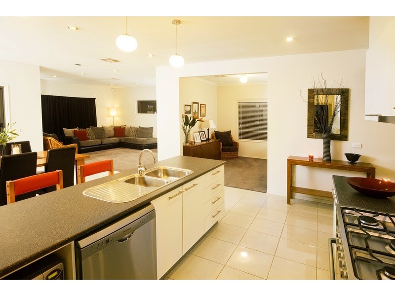 19 Wagtail Drive, Kialla VIC 3631