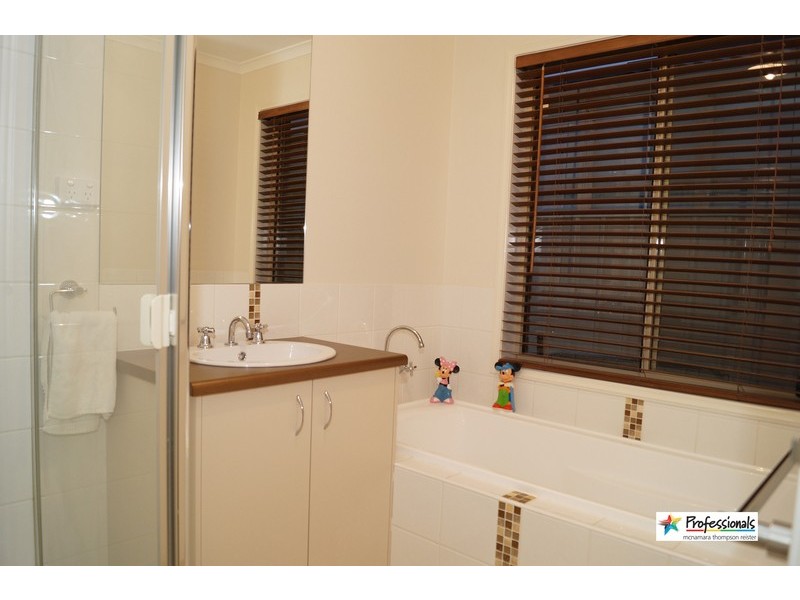 36 Cimmaron Way, Kialla VIC 3631