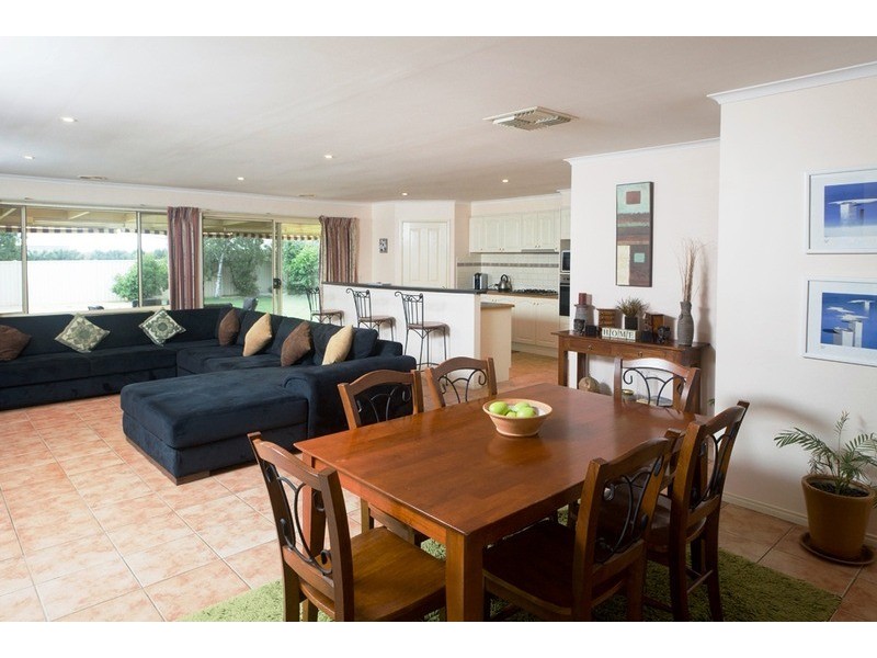 3 Robert  Court, Shepparton VIC 3630