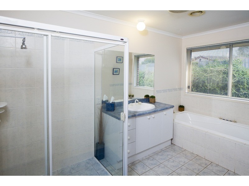 3 Robert  Court, Shepparton VIC 3630