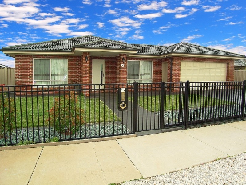 12 Brambuck Avenue, Kialla VIC 3631