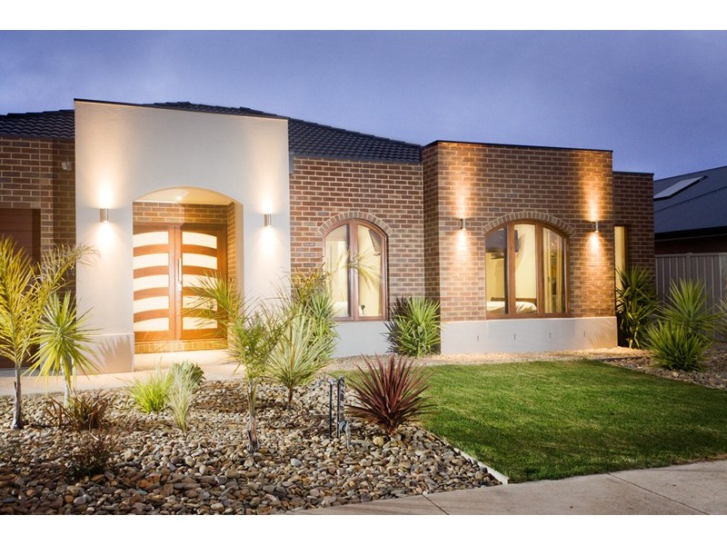 35 Nillahcootie Crescent, Kialla VIC 3631