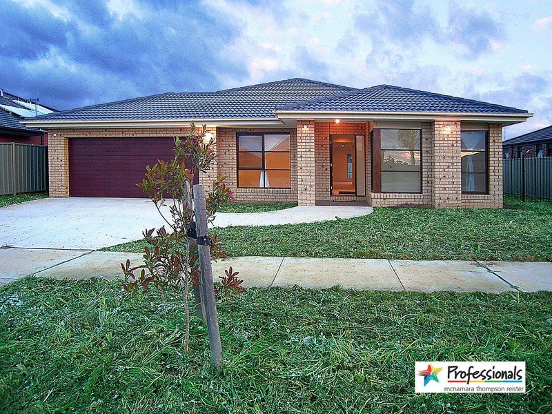 17 Killarney  Crescent, Tatura VIC 3616