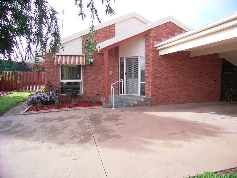 6 Illawarra Crescent, Kialla VIC 3631