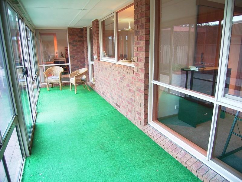 6 Illawarra Crescent, Kialla VIC 3631