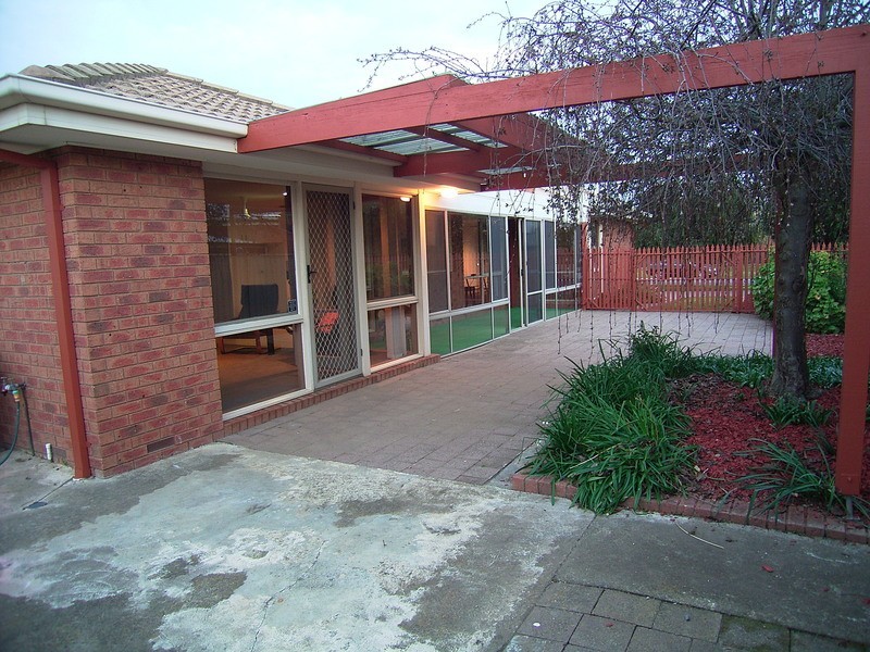 6 Illawarra Crescent, Kialla VIC 3631