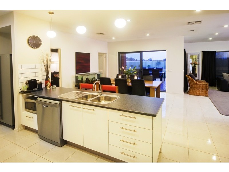 19 Wagtail Drive, Kialla VIC 3631