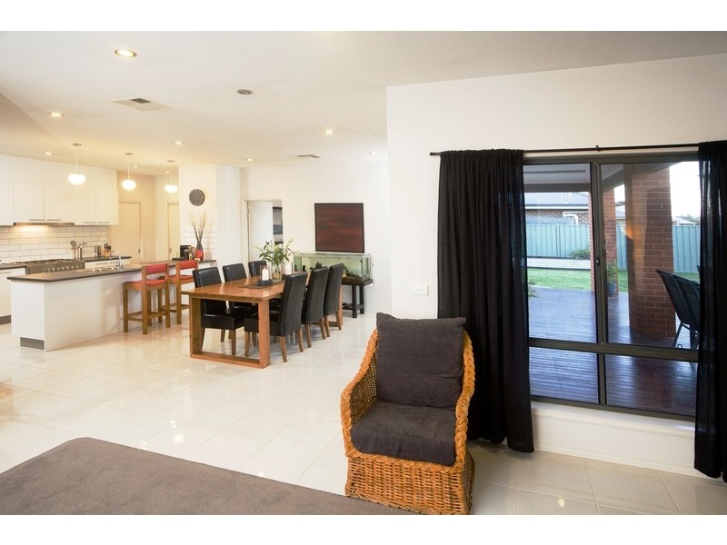 19 Wagtail Drive, Kialla VIC 3631