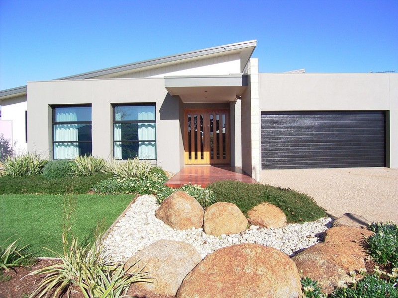 37 Canterbury Avenue, Shepparton VIC 3630