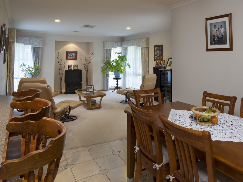 42  Teasdale Crescent, Kialla VIC 3631