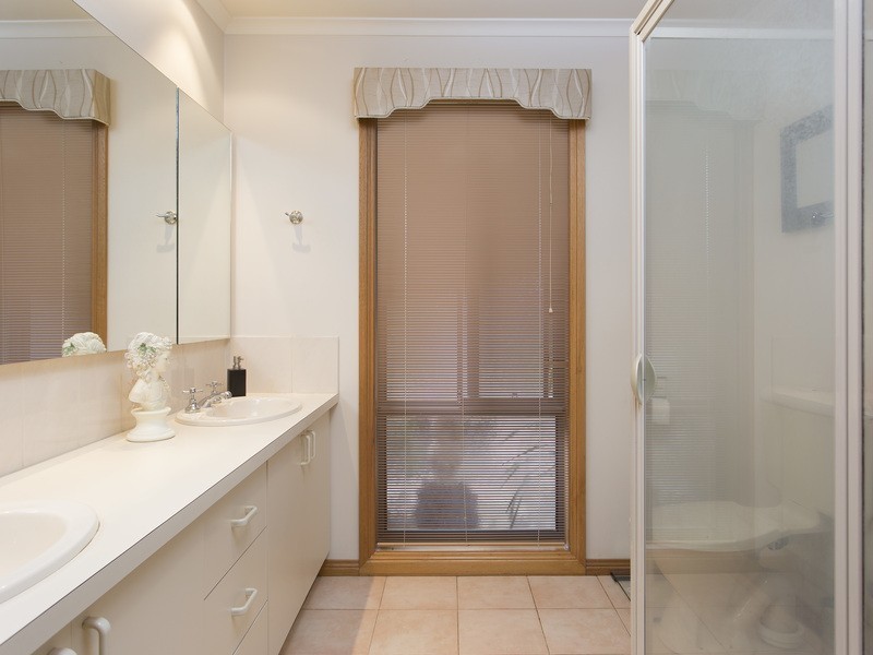 42  Teasdale Crescent, Kialla VIC 3631