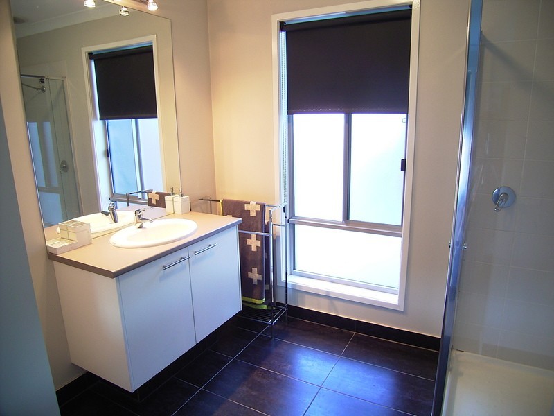 4 Imperial  Drive, Kialla VIC 3631