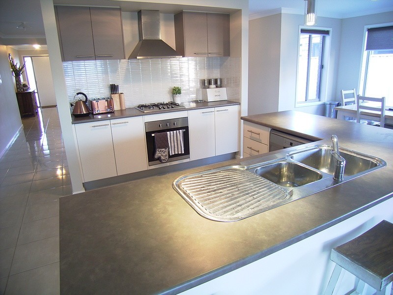 4 Imperial  Drive, Kialla VIC 3631