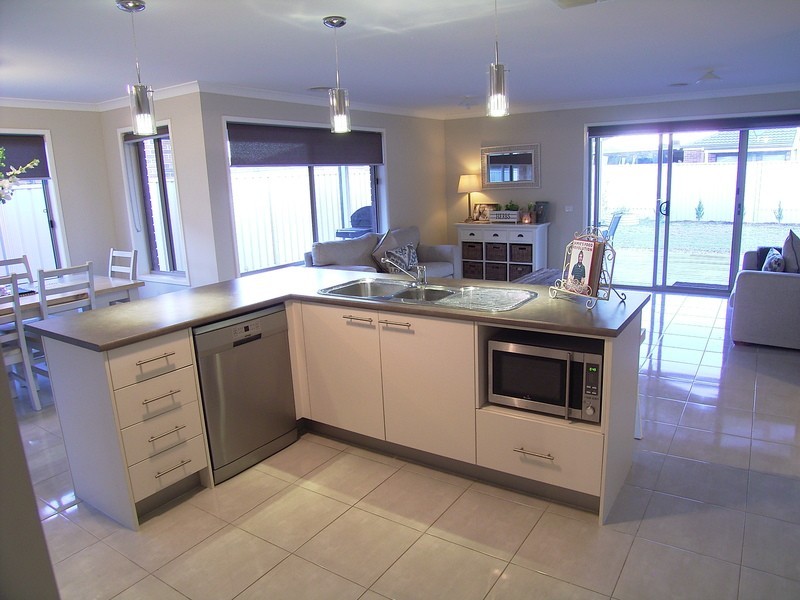 4 Imperial  Drive, Kialla VIC 3631