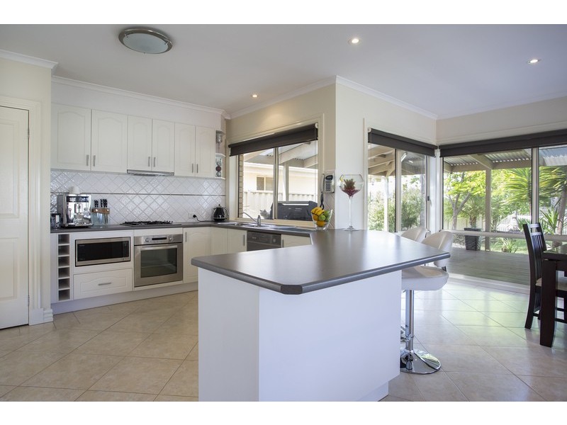 22 Rocklands Crescent, Kialla VIC 3631