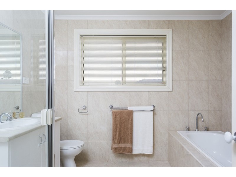 22 Rocklands Crescent, Kialla VIC 3631