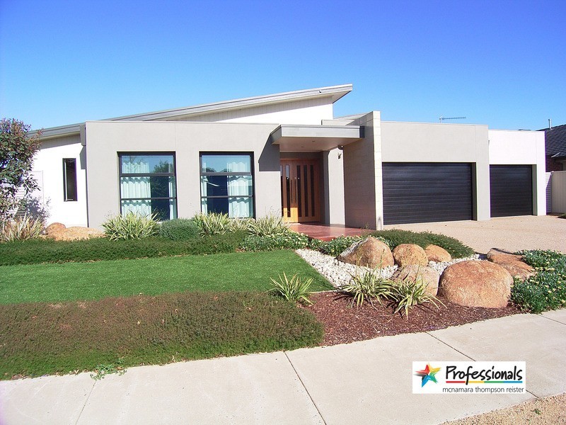 37 Canterbury  Avenue, Shepparton VIC 3630