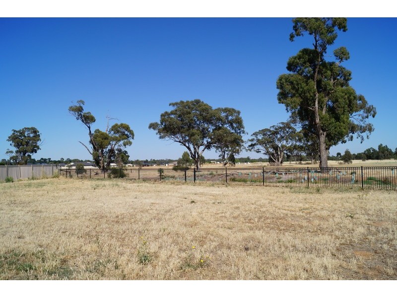 9 Dunrossil Court, Shepparton VIC 3630