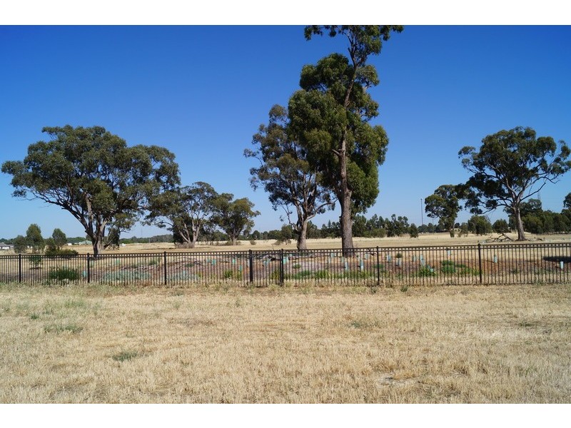 9 Dunrossil Court, Shepparton VIC 3630