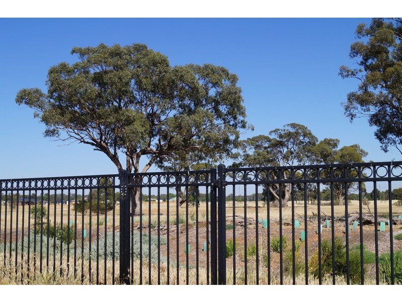 9 Dunrossil Court, Shepparton VIC 3630