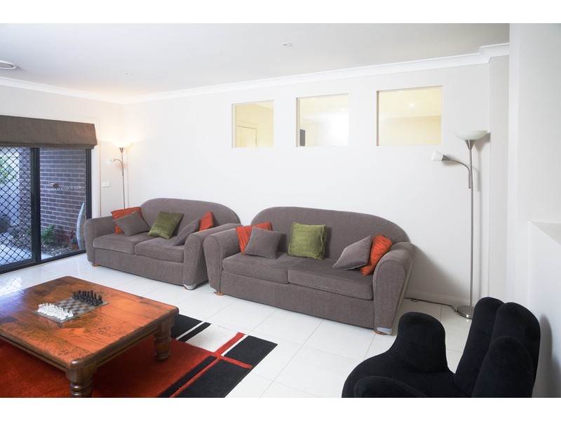 35 Nillahcootie Crescent, Kialla VIC 3631