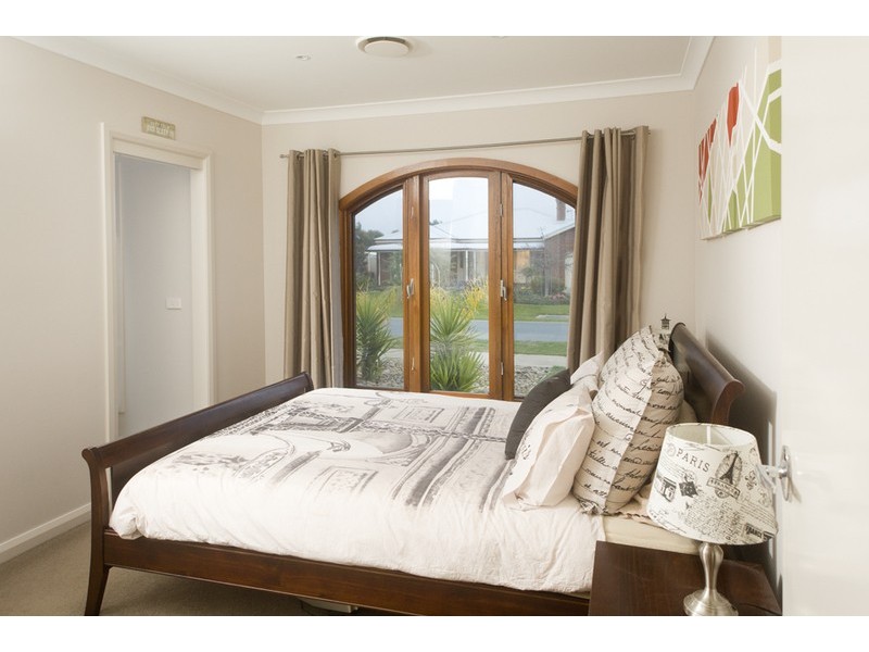 35 Nillahcootie Crescent, Kialla VIC 3631