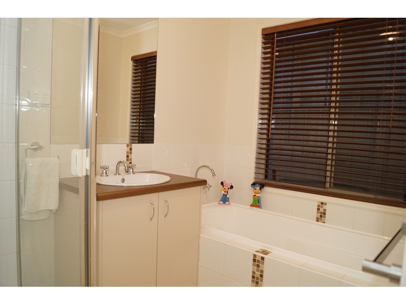 36 Cimmaron Way, Kialla VIC 3631