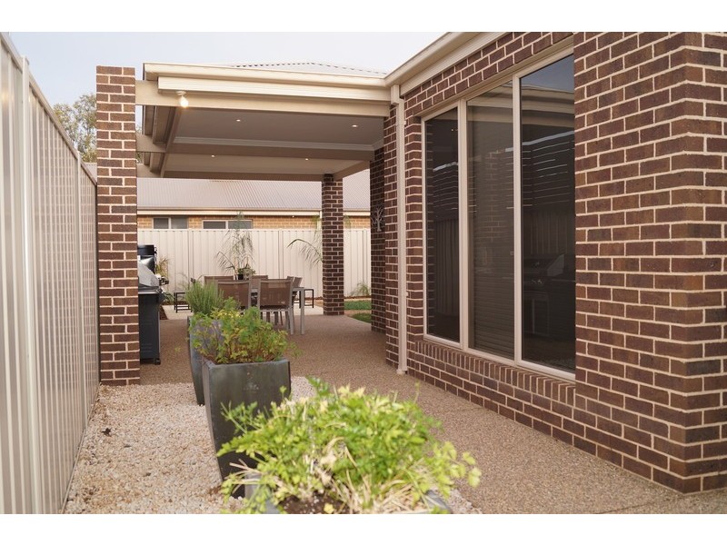 39 Cimmaron Way, Kialla VIC 3631