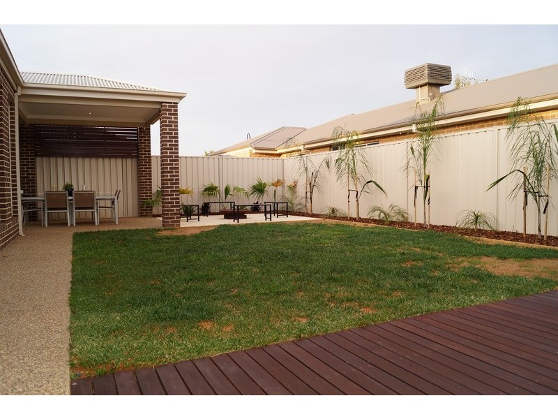 39 Cimmaron Way, Kialla VIC 3631