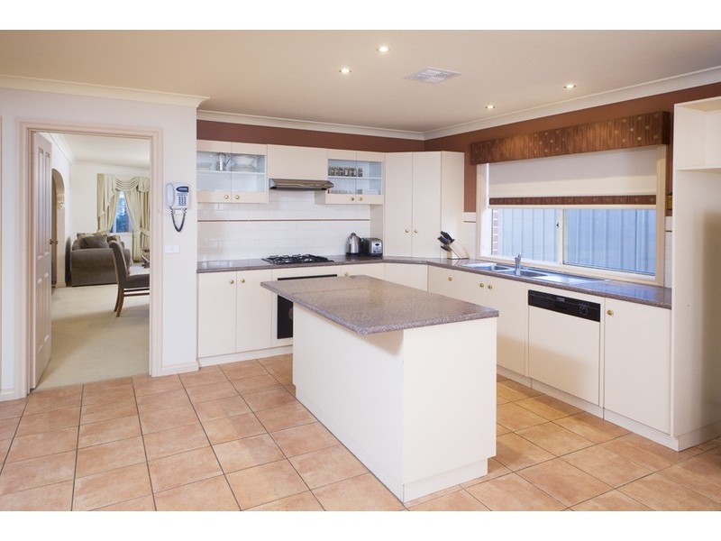 6  Woodburn Place, Shepparton VIC 3630