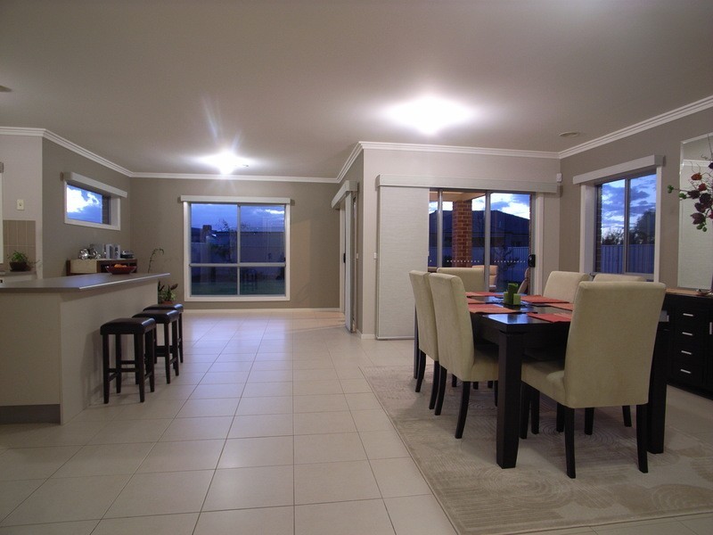 4  Wendouree Drive, Kialla VIC 3631