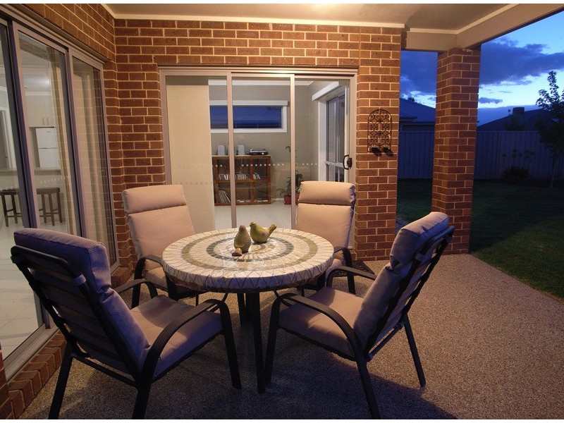 4  Wendouree Drive, Kialla VIC 3631