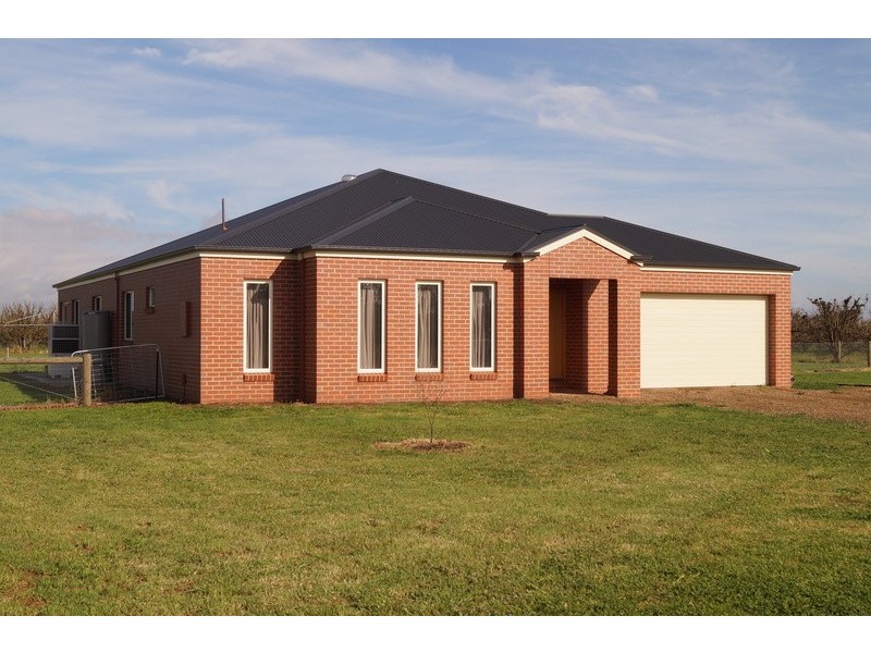 8 Ackers Court, Shepparton East VIC 3631