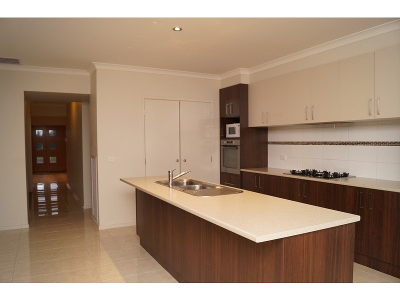 8 Ackers Court, Shepparton East VIC 3631