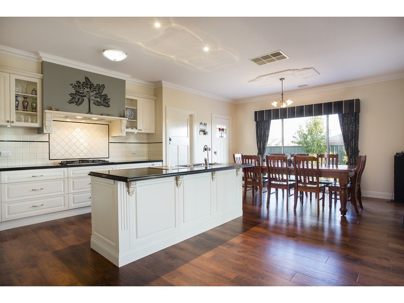 4 Wagtail Drive, Kialla VIC 3631