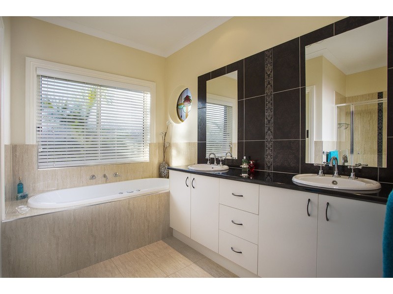 4 Wagtail Drive, Kialla VIC 3631