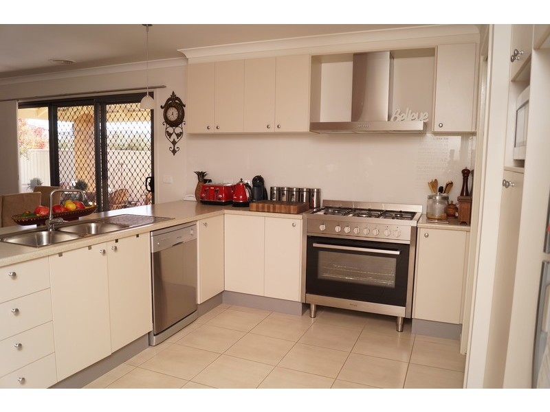 17 Bentleigh Street, Shepparton VIC 3630