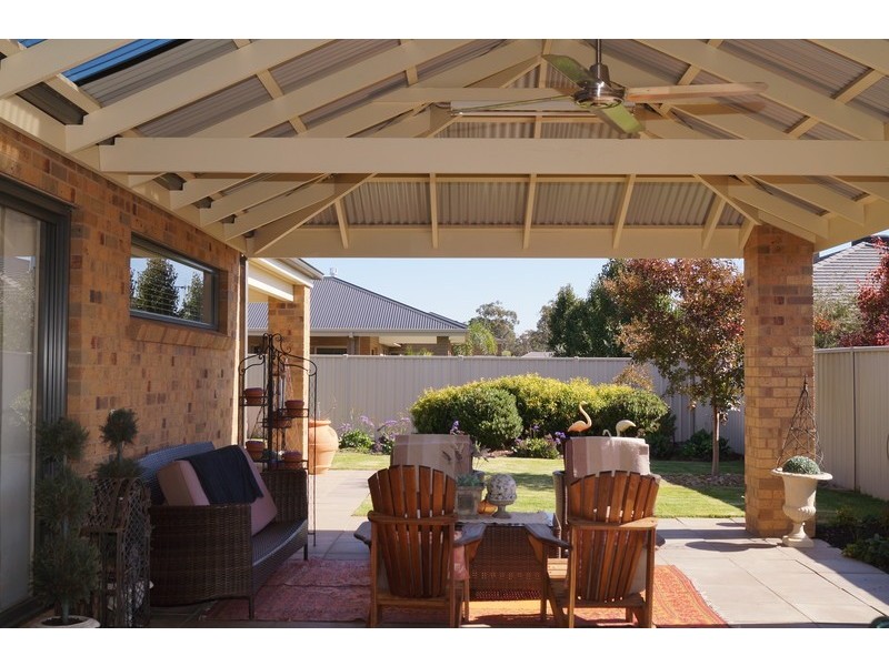 17 Bentleigh Street, Shepparton VIC 3630