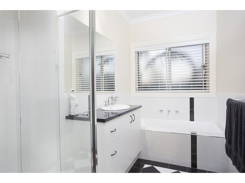 4 Wagtail Drive, Kialla VIC 3631