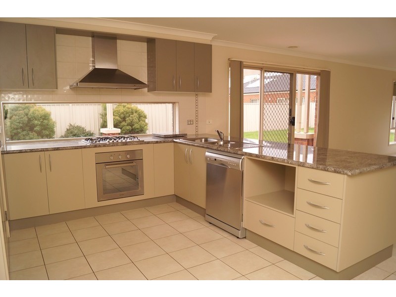 3  Yellowgum Drive, Kialla VIC 3631